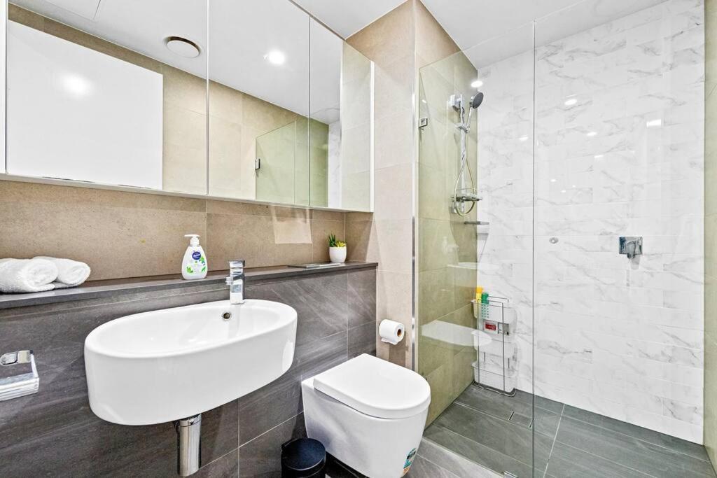 Four Bedroom Apartment With Facilities In Olympic Park Sydney Exterior photo