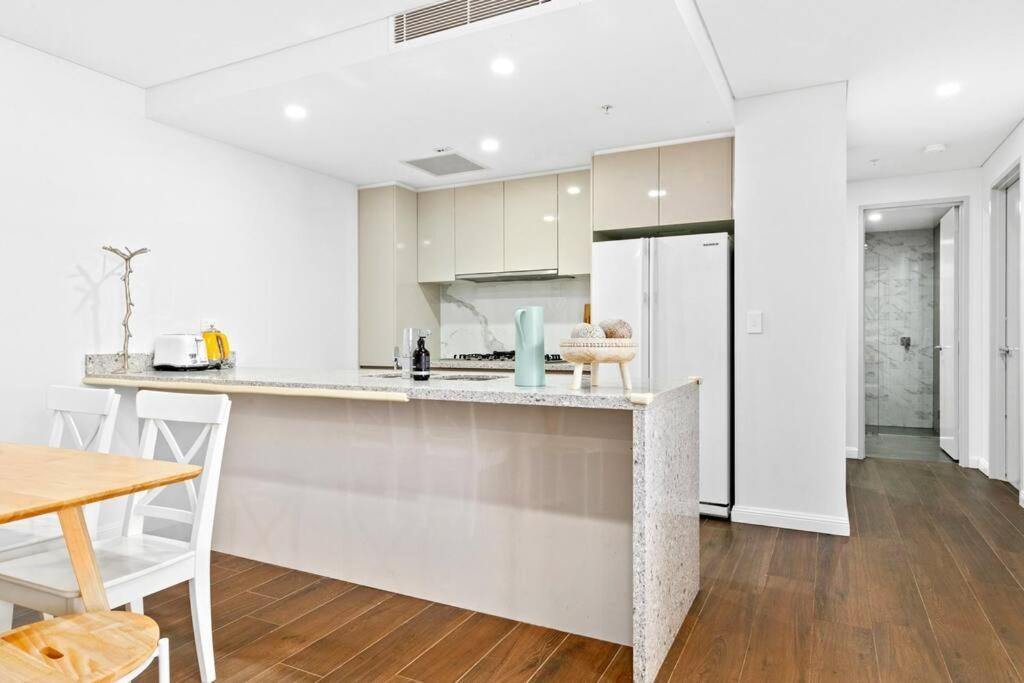 Four Bedroom Apartment With Facilities In Olympic Park Sydney Exterior photo