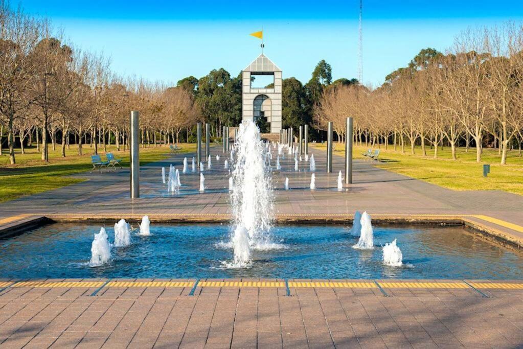 Four Bedroom Apartment With Facilities In Olympic Park Sydney Exterior photo